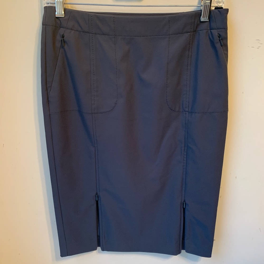 Gray fitted pencil skirt